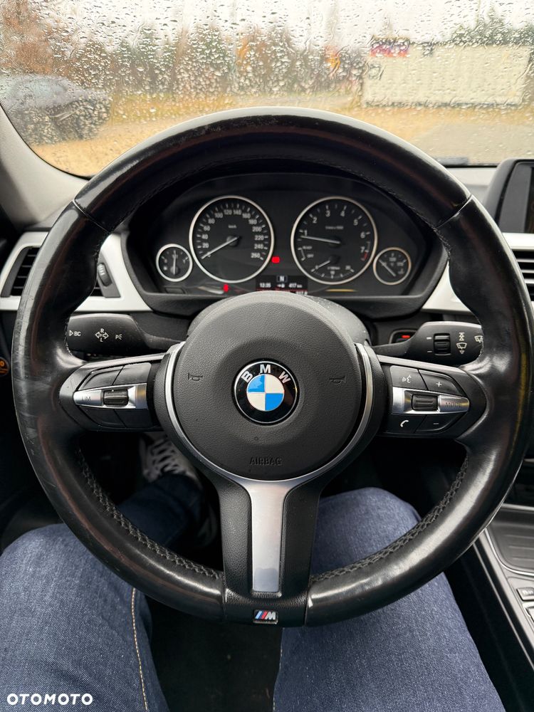 BMW Seria 3 320i xDrive - 17