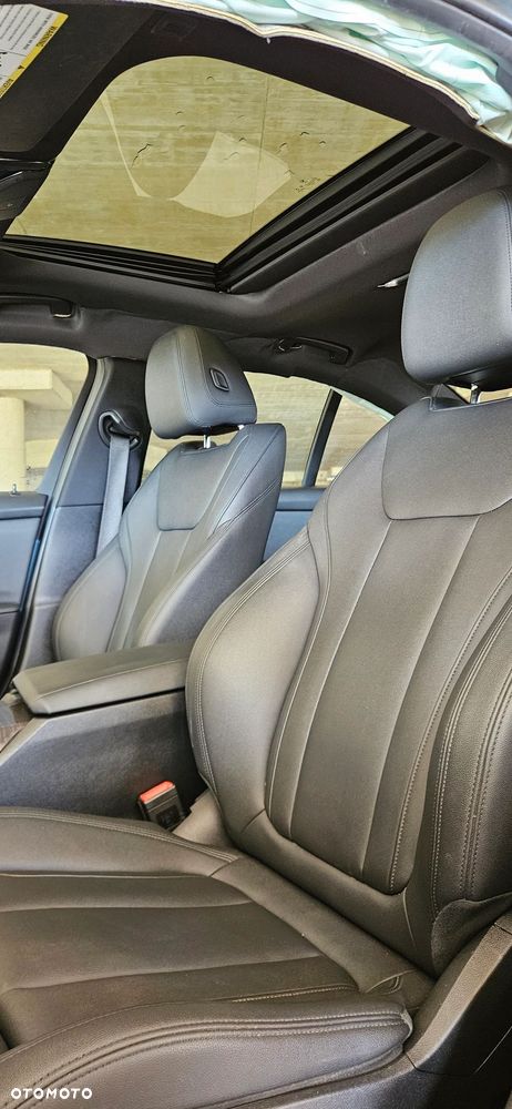 BMW Seria 3 330i Sport Line - 15