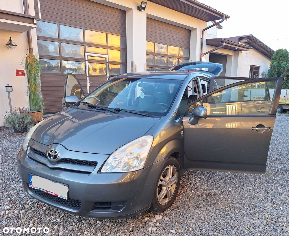 Toyota Corolla Verso - 2