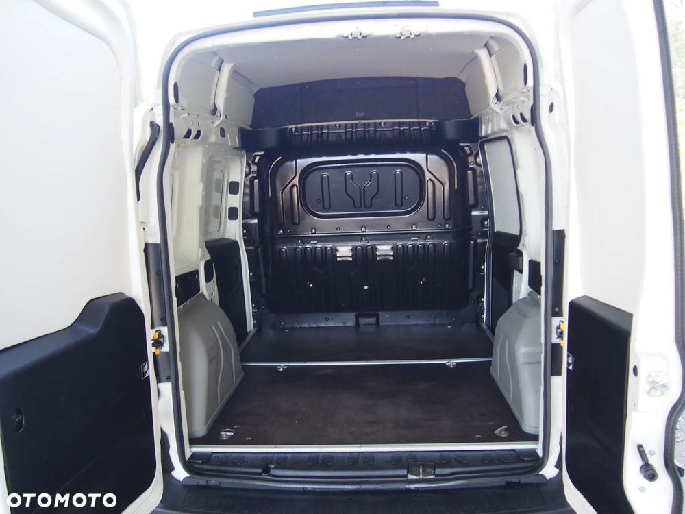 Opel COMBO - 33