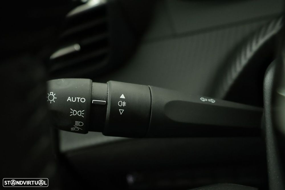 Peugeot 208 1.2 PureTech Allure - 17