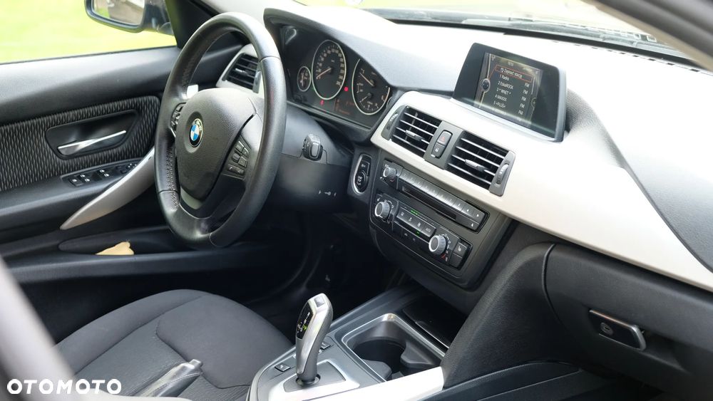 BMW Seria 3 320d Efficient Dynamics Edition - 11