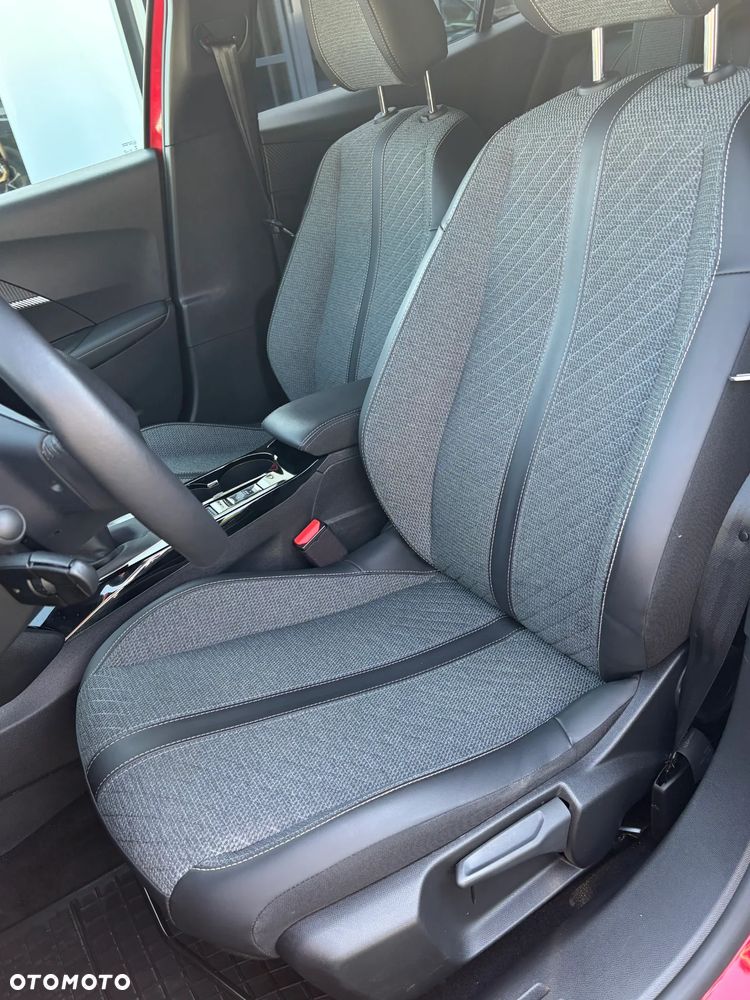 Peugeot 2008 PureTech 100 Allure S&S BVM6 - 10
