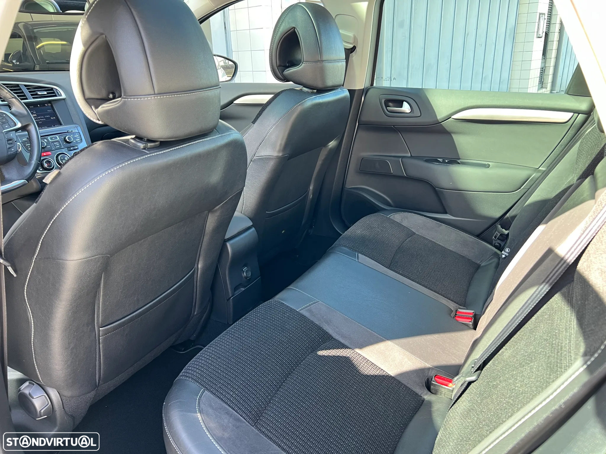 Citroën C4 1.6 HDi Exclusive - 21