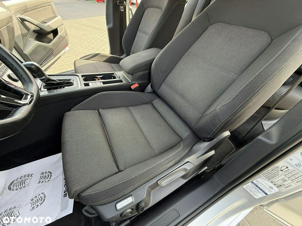 Volkswagen Passat - 15