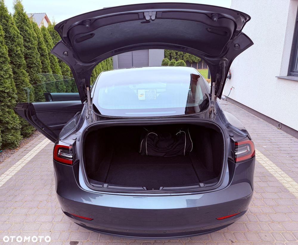 Tesla Model 3 Langstreckenbatterie Allradantrieb Dual Motor - 12