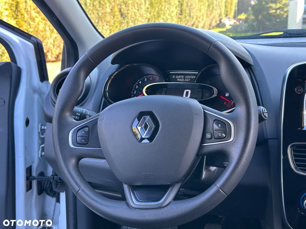 Renault Clio 1.2 16V 75 Limited - 21