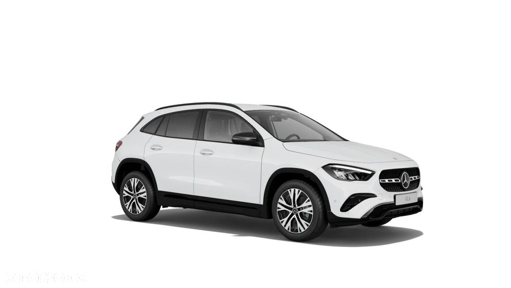 Mercedes-Benz GLA - 24