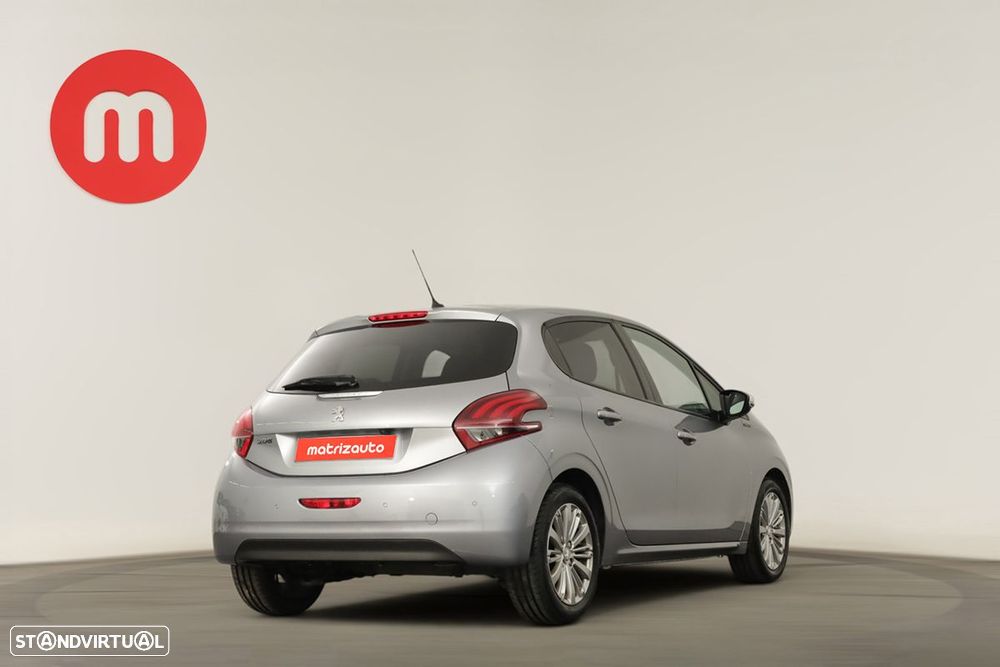 Peugeot 208 1.2 PureTech Signature - 4