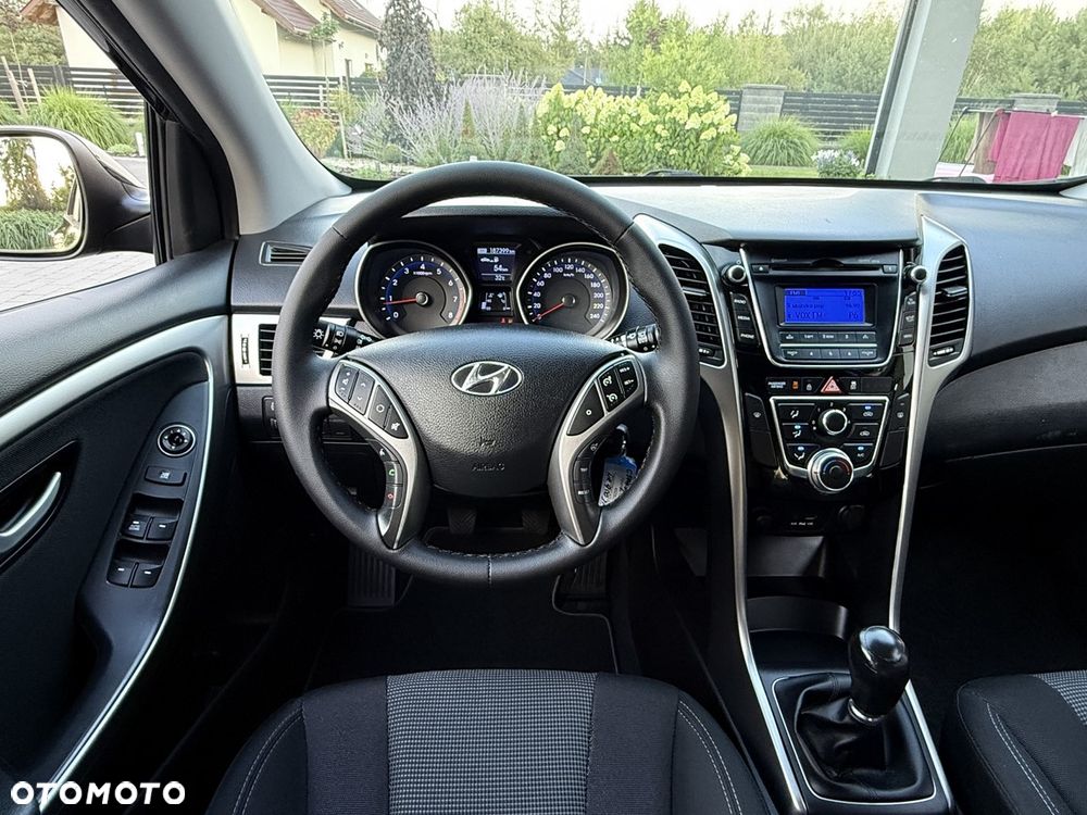 Hyundai i30 i30cw 1.6 Fifa World Cup Edition - 21