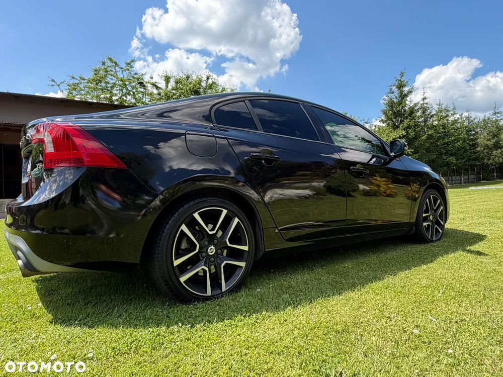 Volvo S60 T5 Drive-E Dynamic Edition (Momentum) - 4