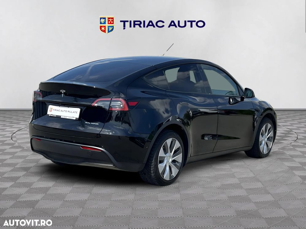 Tesla Model Y - 6