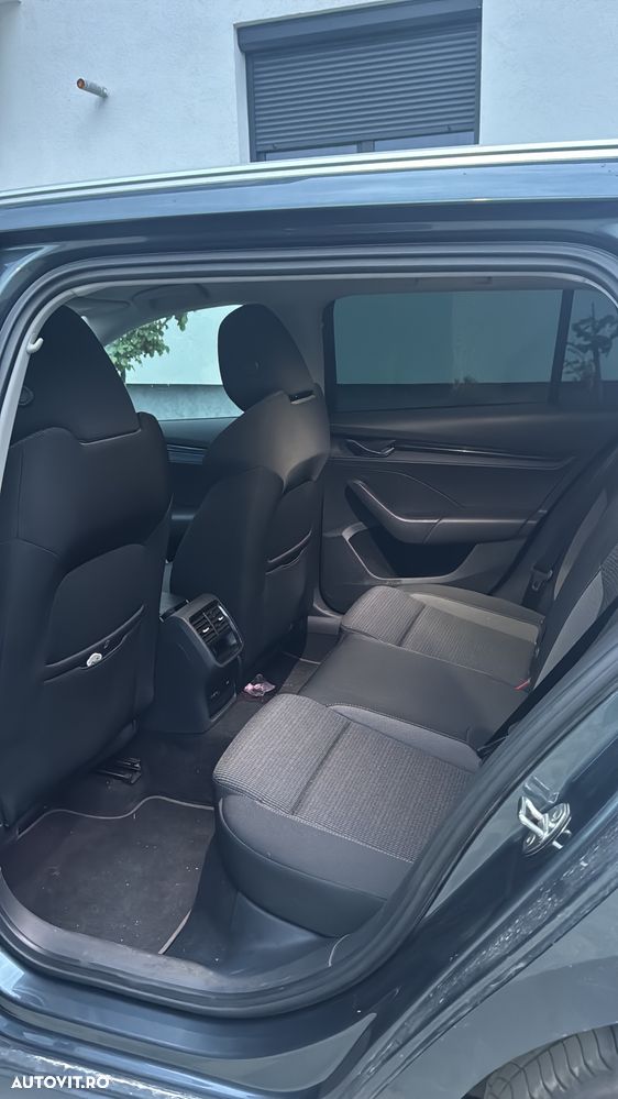 Skoda Octavia 2.0 TDI AMBITION DSG - 10
