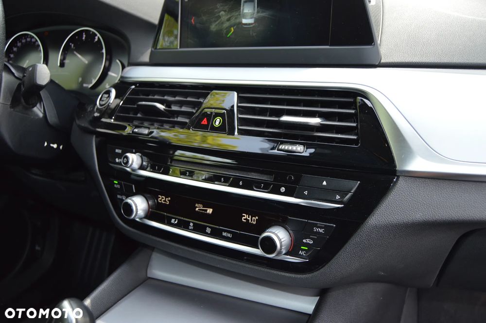 BMW Seria 5 518d - 17