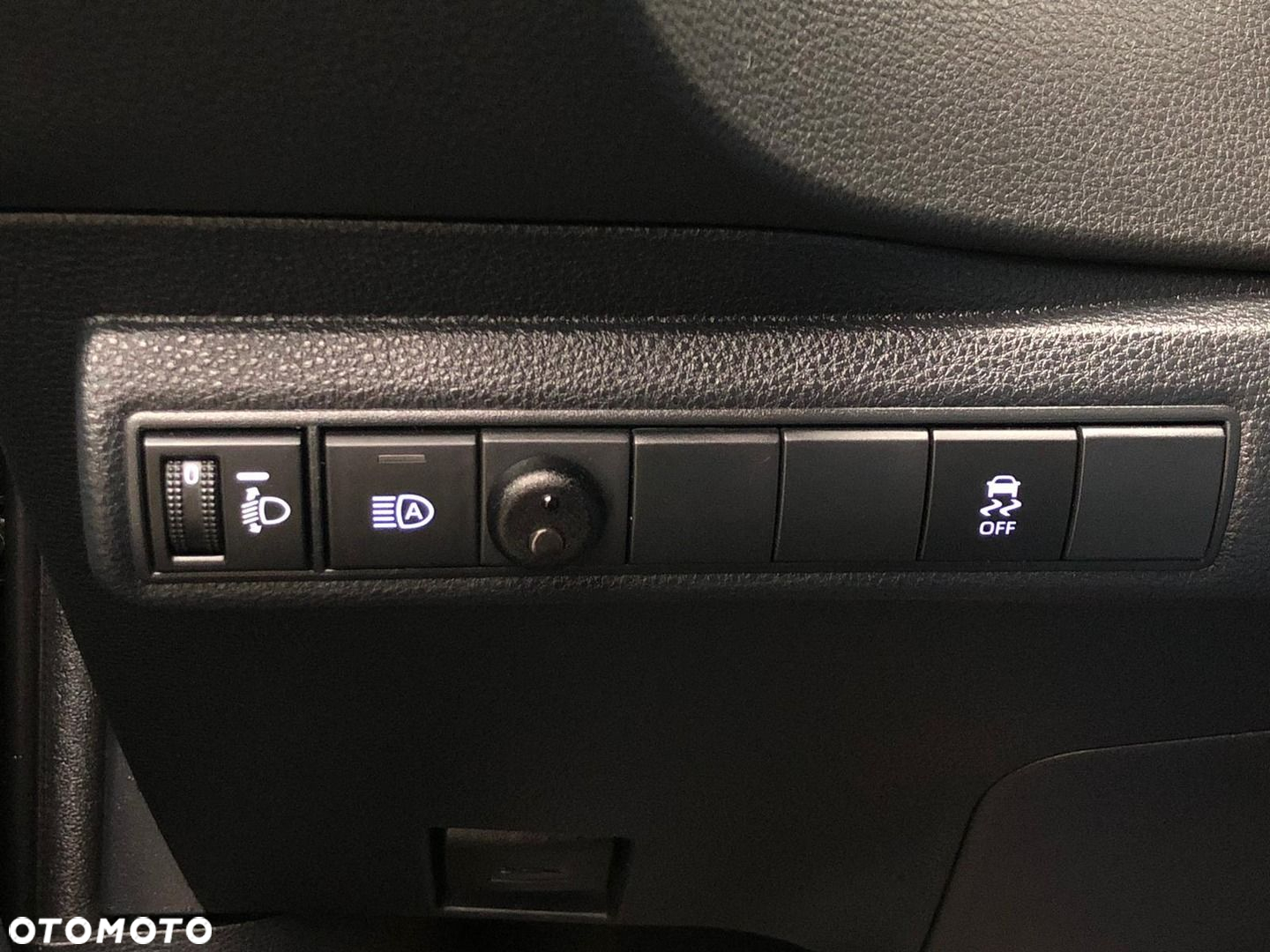 Toyota Corolla - 32