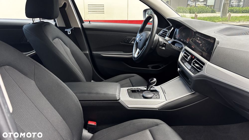 BMW Seria 3 318i Advantage - 7
