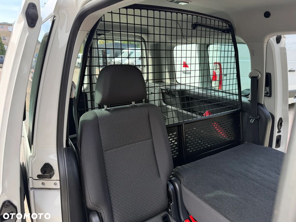 Volkswagen Caddy - 31