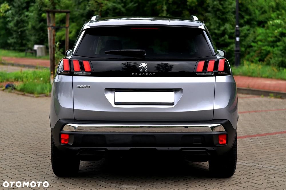 Peugeot 3008 1.2 PureTech Allure S&S - 10