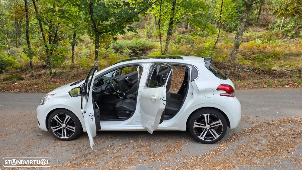Peugeot 208 1.6 BlueHDi GT Line - 27