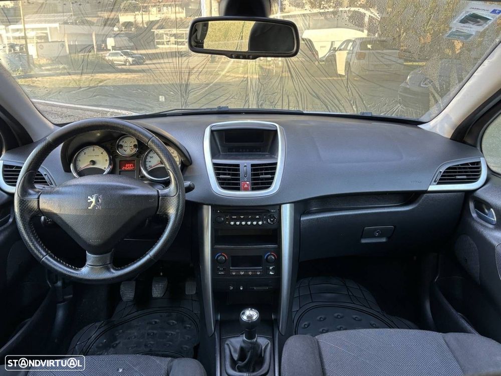 Peugeot 207 - 7