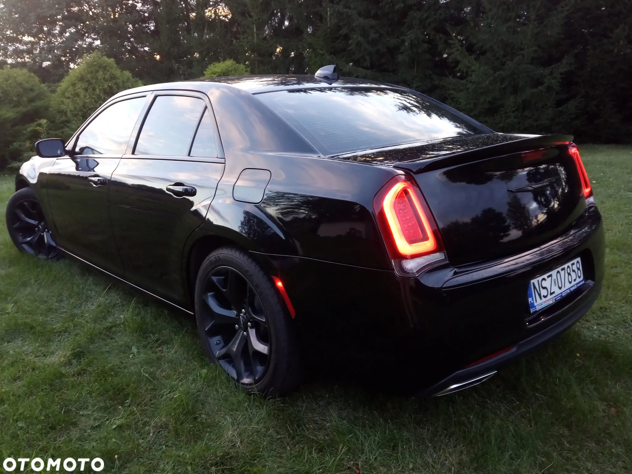 Chrysler 300s - 21