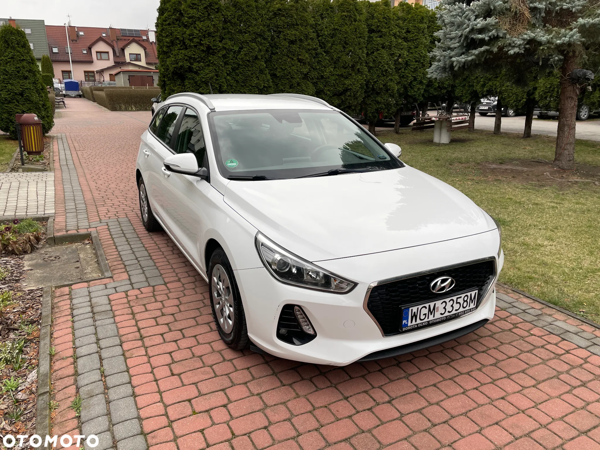 Hyundai i30 Kombi 1.0 T-GDI Family - 12