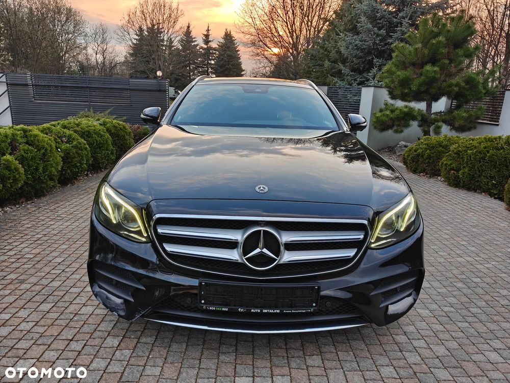 Mercedes-Benz Klasa E 220 d 4Matic 9G-TRONIC AMG Line - 3