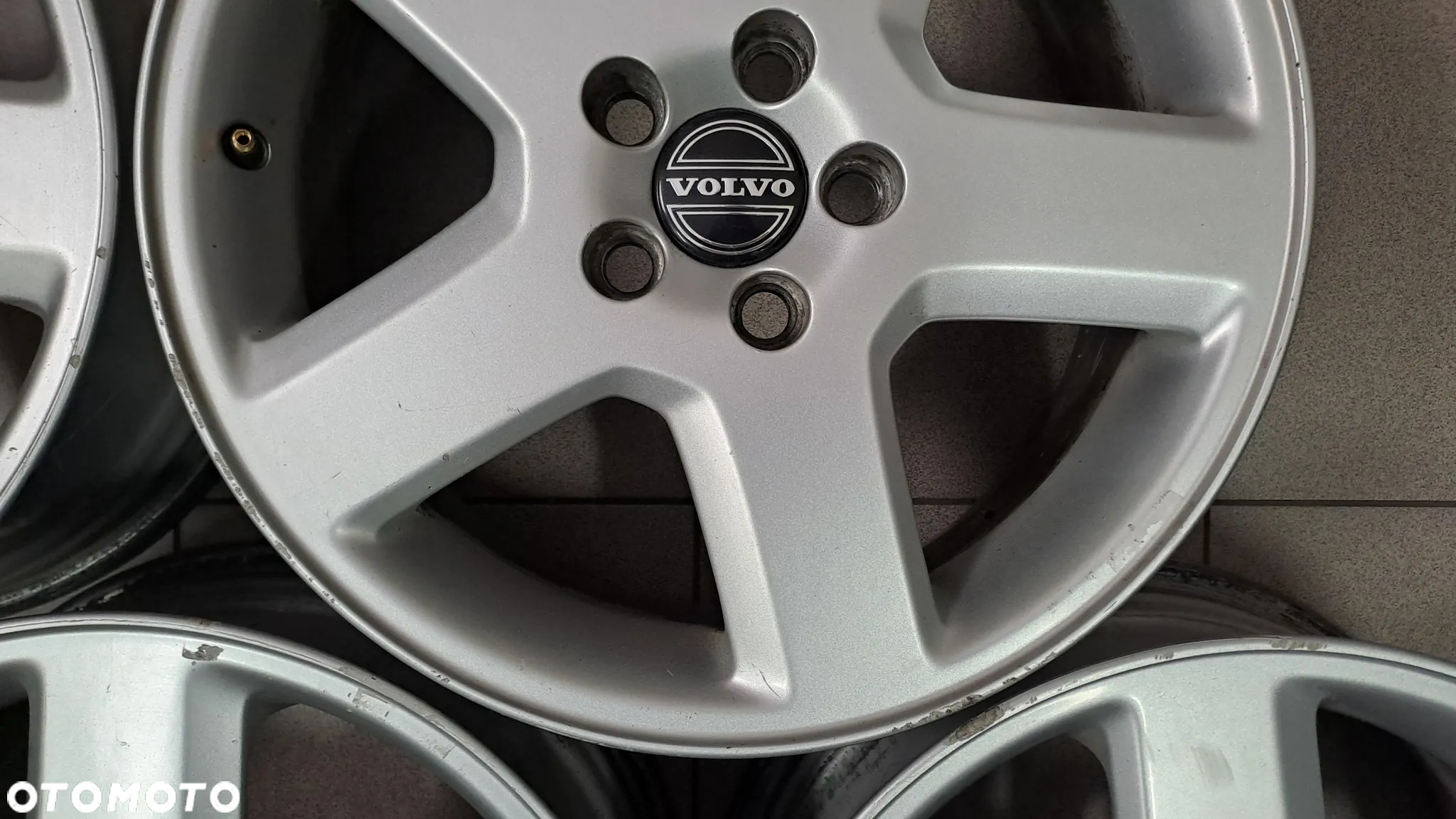 Felgi Aluminiowe 17 Volvo S40 V50 5x108 ET 52.5 - 9