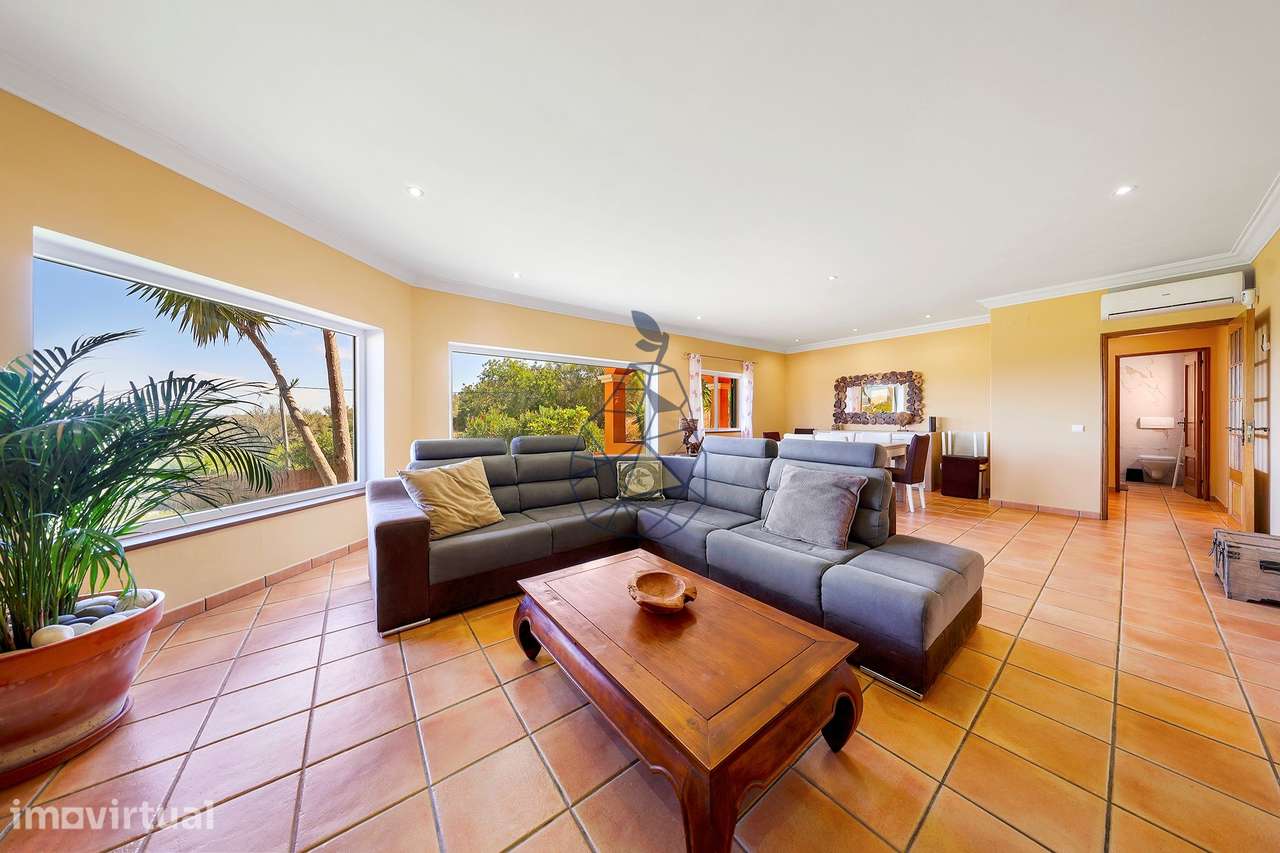 South-Facing Luxury Family Villa (340 m²) with Saltwater Pool  and Pro - Grande imagem: 3/60