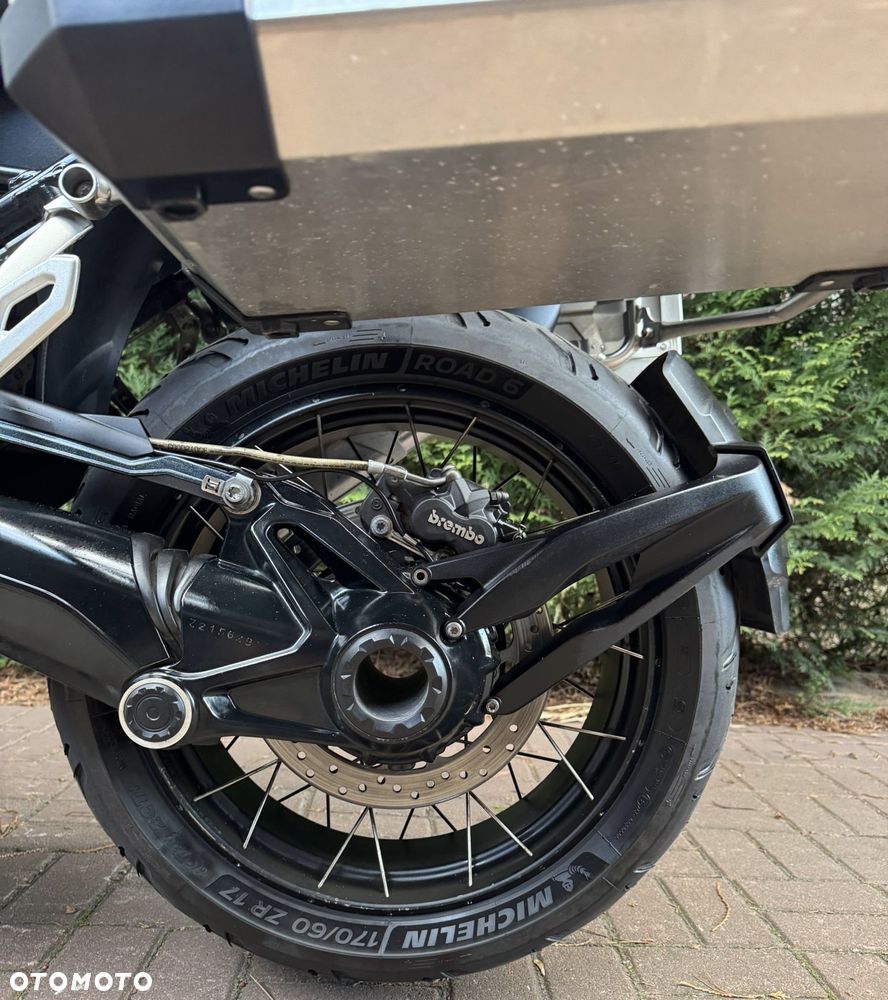 BMW R - 18