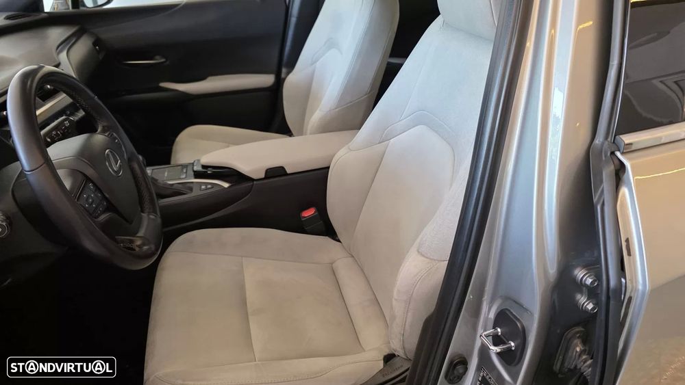 Lexus UX 250h Executive - 40