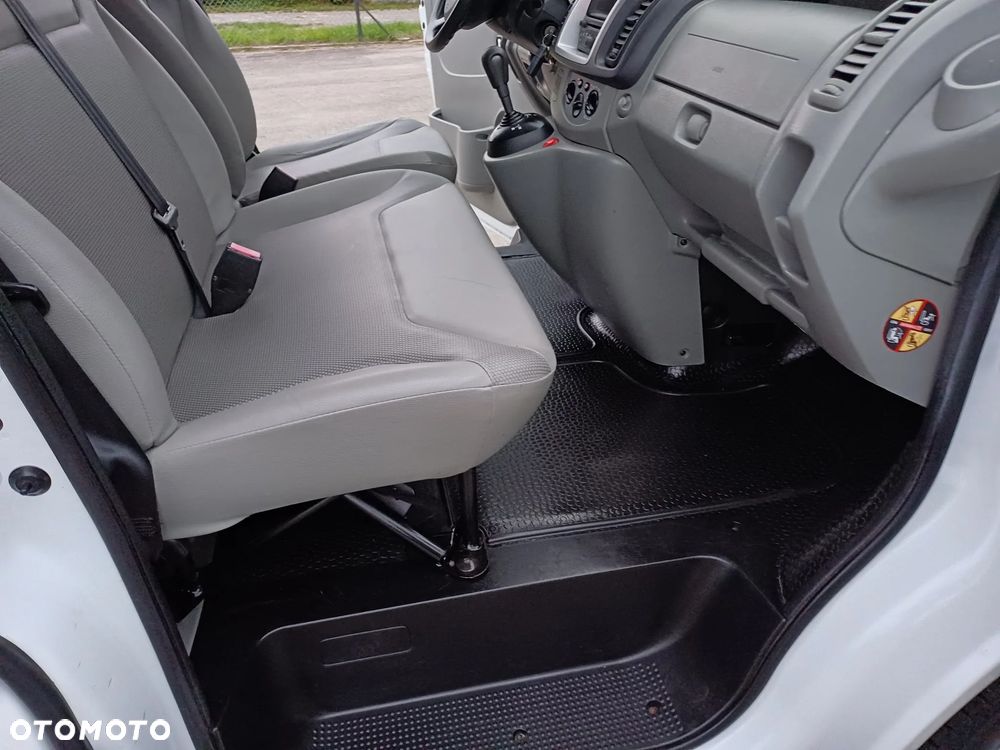 Opel Vivaro - 19