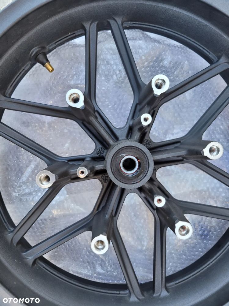 Felga przód, przednia Honda Forza 125 - 10