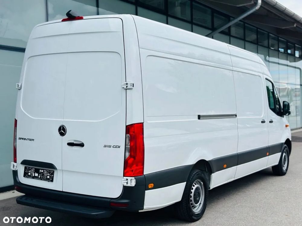 Mercedes-Benz Sprinter - 3