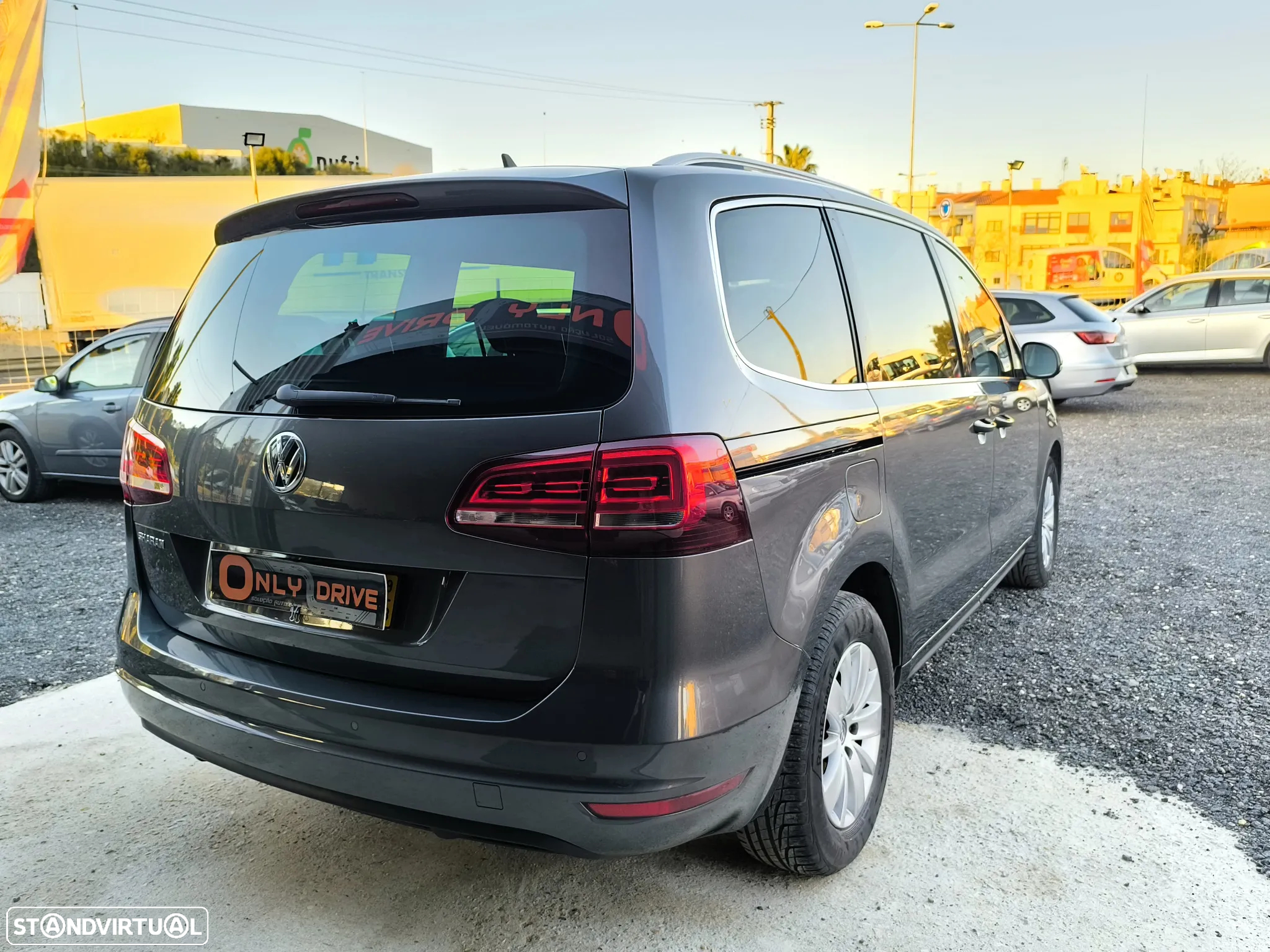 VW Sharan 2.0 TDI Blue Confortline - 13