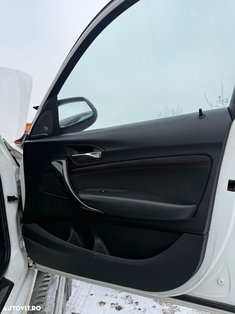 Dezmembrez bmw F20 F21 118I benzină motor N13 cutie manuală volan pe stanga far faruri cu xenon bi-xenon culoare alb alpinweiss 3 cod 300 pachet M sport - 12