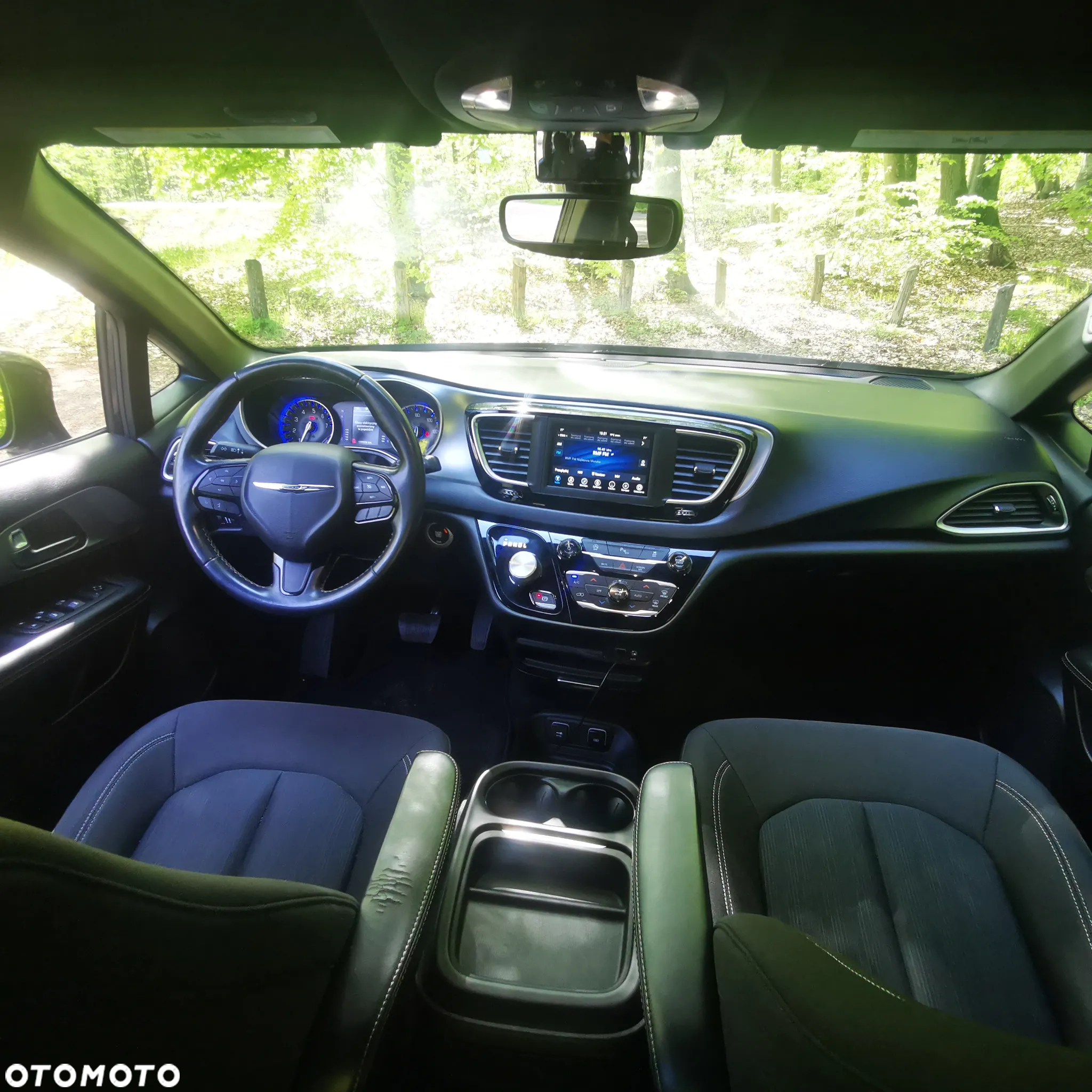 Chrysler Pacifica - 7