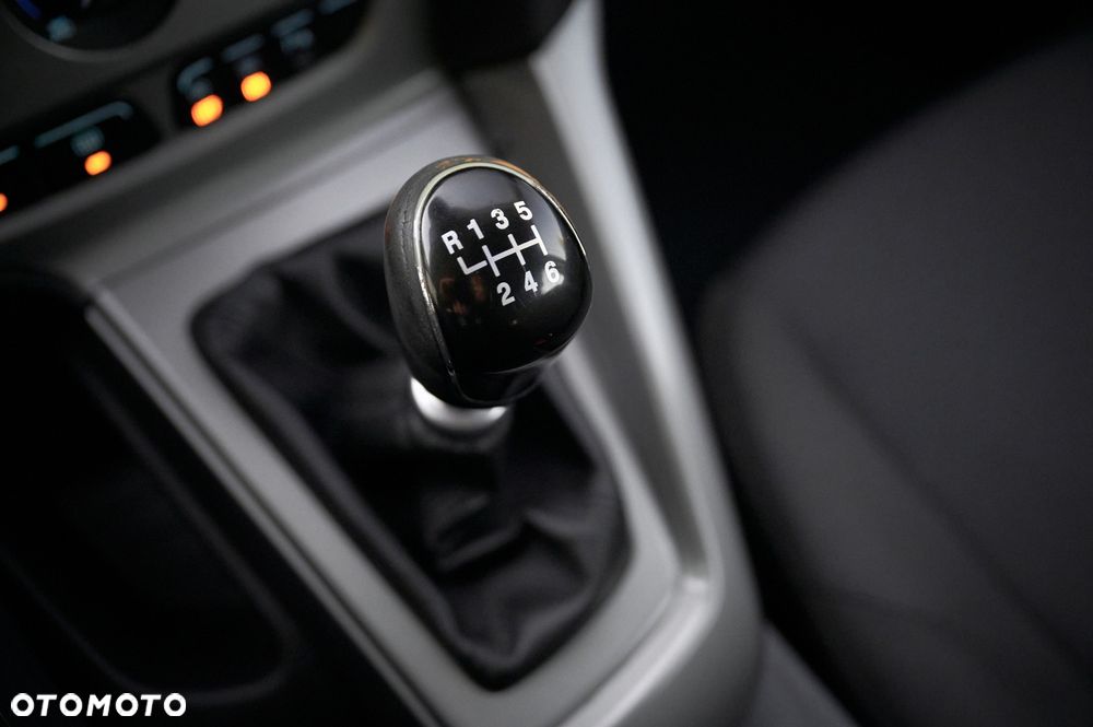 Ford Focus - 36