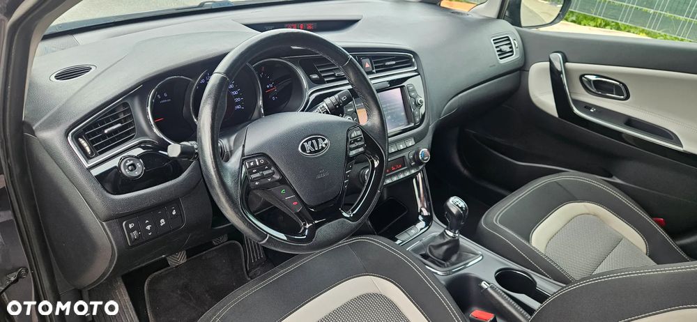 Kia Ceed 1.6 CRDi 136 ISG UEFA EURO 2016 - 7