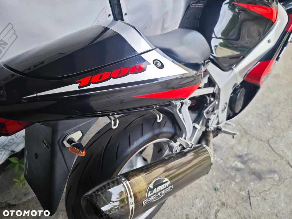 Suzuki GSX-R - 16