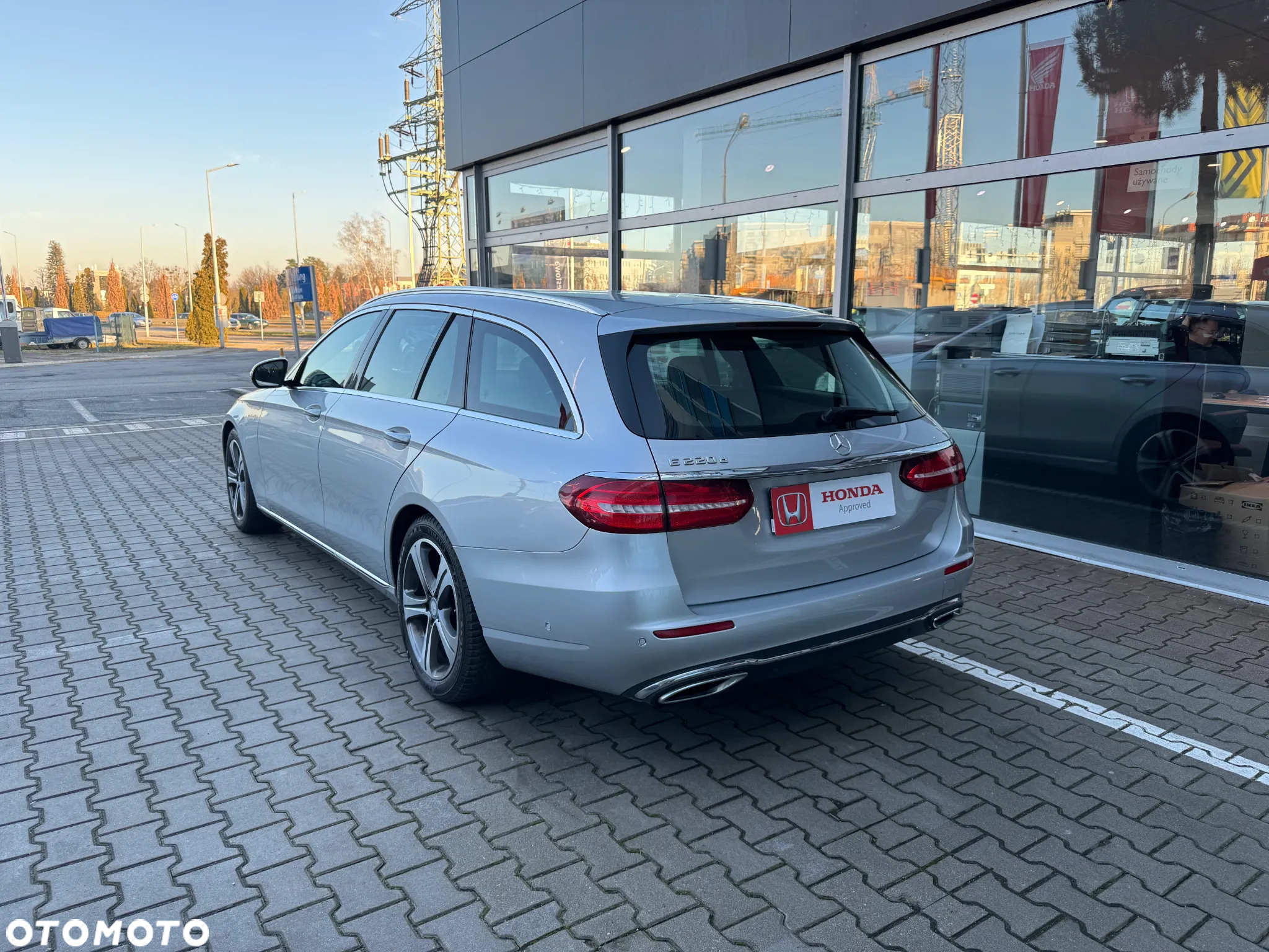 Mercedes-Benz Klasa E 220 d 9G-TRONIC - 3