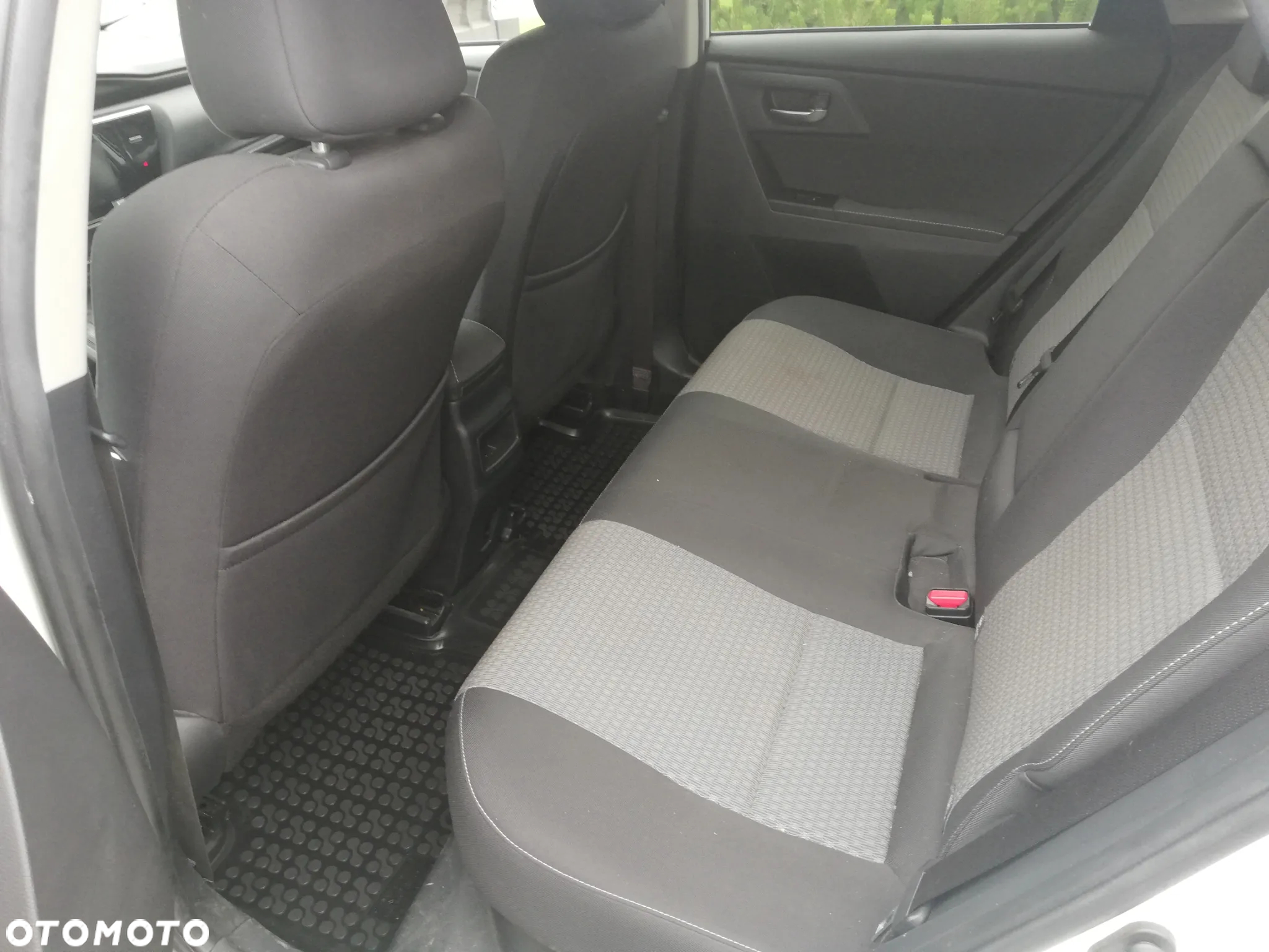 Toyota Auris - 14