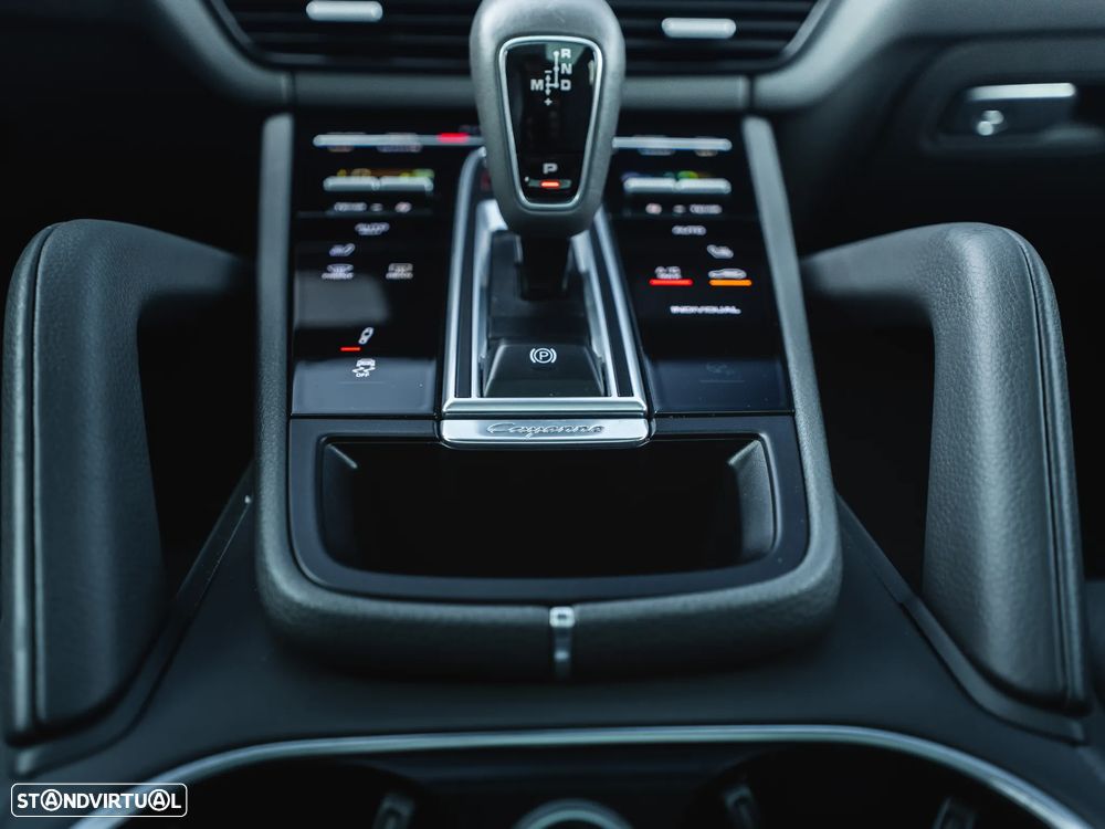 Porsche Cayenne Coupé E-Hybrid - 19