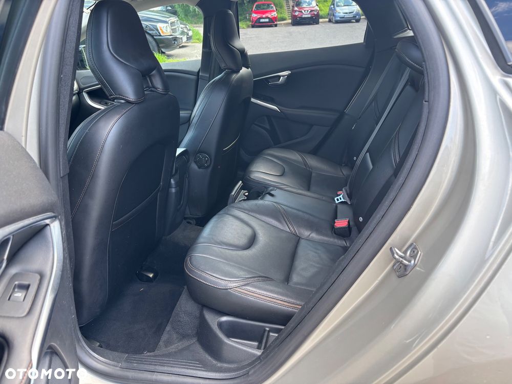 Volvo V40 D4 Geartronic Summum - 8