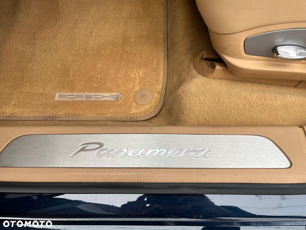 Porsche Panamera PDK Platinum Edition - 11