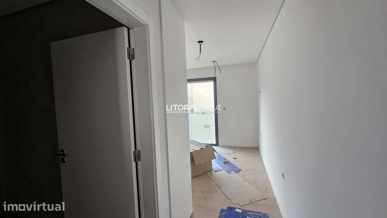Apartamento | T2 | Duplex | 2 lugares de estacionamento - Grande imagem: 2/15