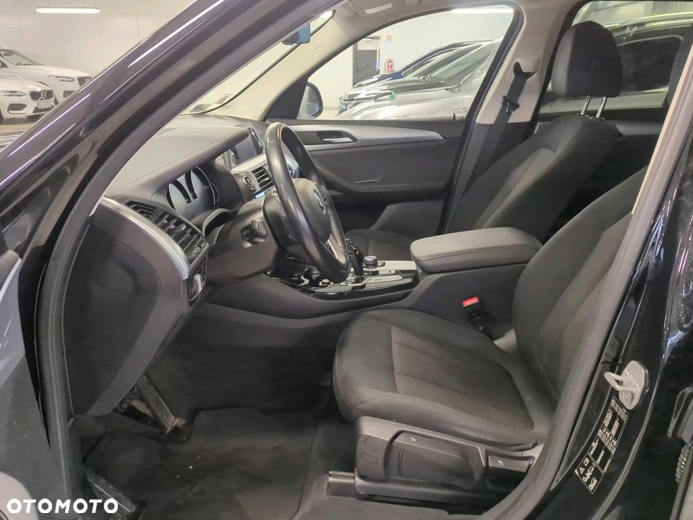 BMW X3 xDrive20i Advantage - 6