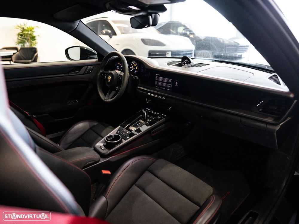 Porsche 911 (992) Carrera GTS PDK - 38