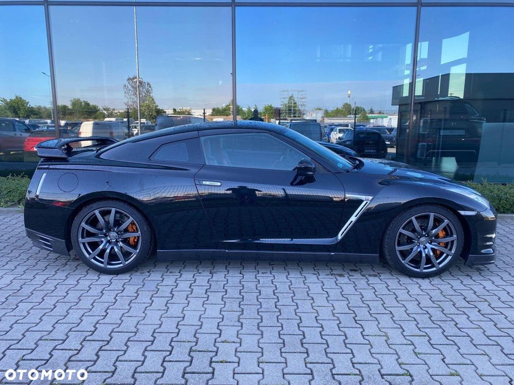 Nissan GT-R - 6