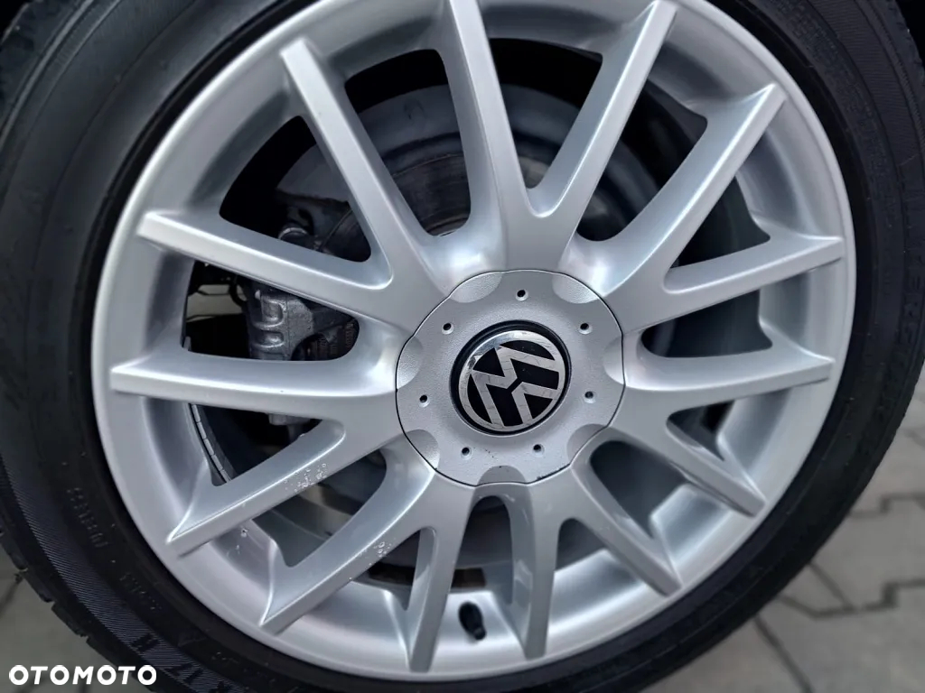 Volkswagen Golf 2.0 TDI DPF GT - 29